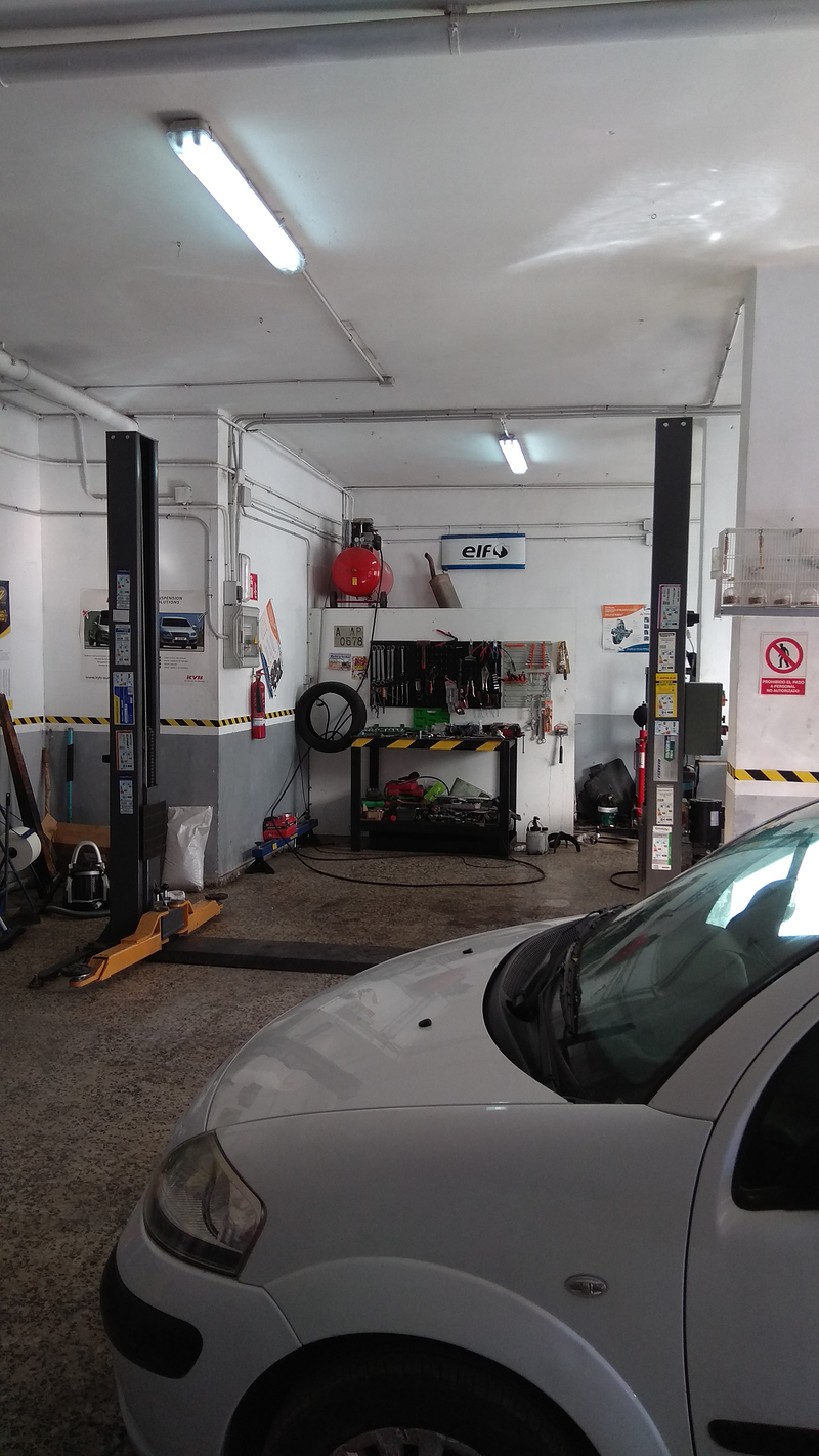 AUTO-BOT TALLERES MECANICOS PARA AUTOMOVILES