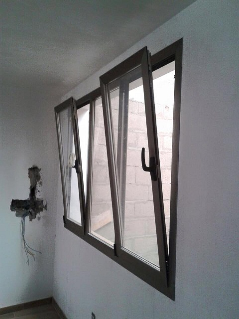 Carpintería de Aluminio Jumar 4