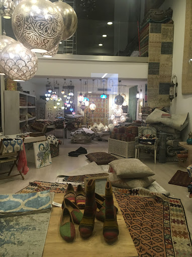 El Rincon De Fehmi Madrid ALFOMBRAS: ESTABLECIMIENTOS