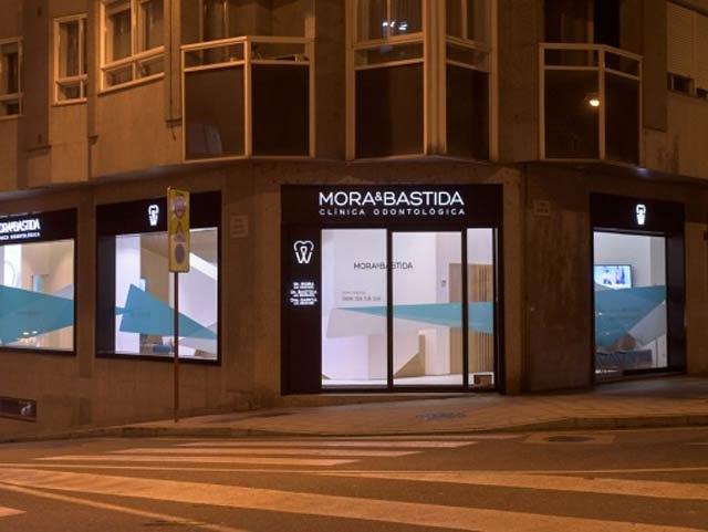 Mora & Bastida CLINICAS DENTALES