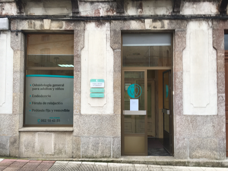 Clinica Dental O Valadouro CLINICAS DENTALES
