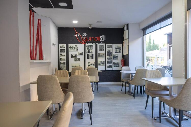 La Guindilla Gastro Bar 11