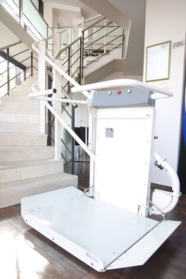 Panebianco Ascensores ASCENSORES Y MONTACARGAS: INSTALACION Y REPARACION