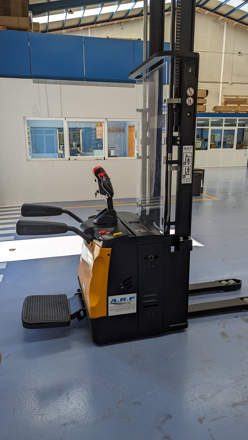 Arf Carretillas Elevadoras 4