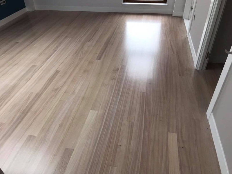 Parquets Guardo ACUCHILLADO Y BARNIZADO DE PISOS