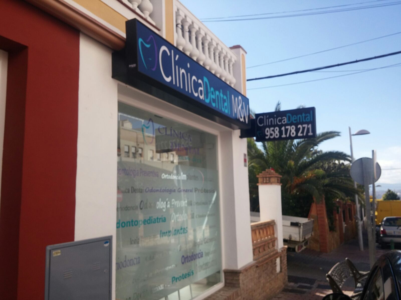 Cl&iacute;nica Dental M&V Huétor Vega