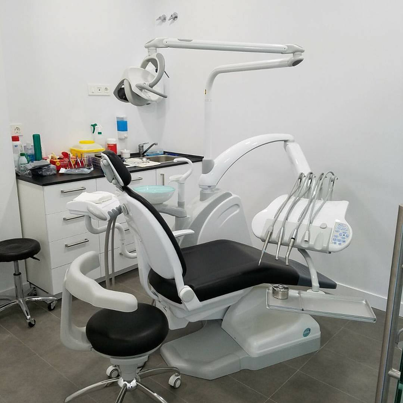 Clínica Dental Doctora Veraliz Castillo CLINICAS DENTALES