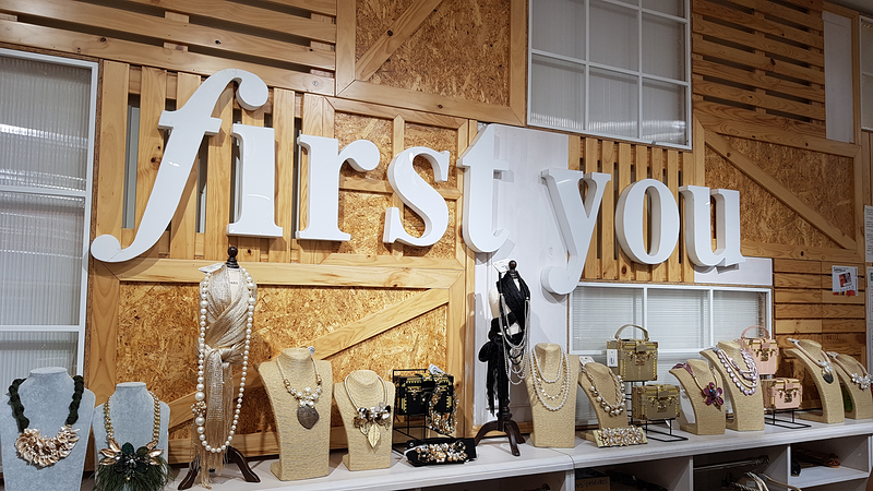 First You, Moda Y Complementos 7