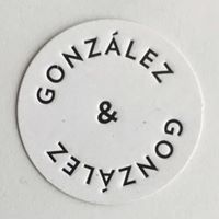 González & González