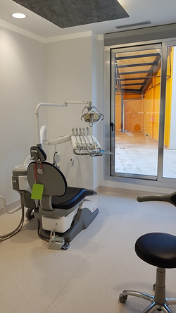 Clínica Dental Dr. Garcés CLINICAS DENTALES Clínica Dental Dr. Garcés CLINICAS DENTALES