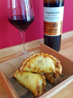Empanadas argentinas La Cumbrecita y Pollos asados al CHIMICHURRI 3 Empanadas argentinas La Cumbrecita y Pollos asados al CHIMICHURRI 3