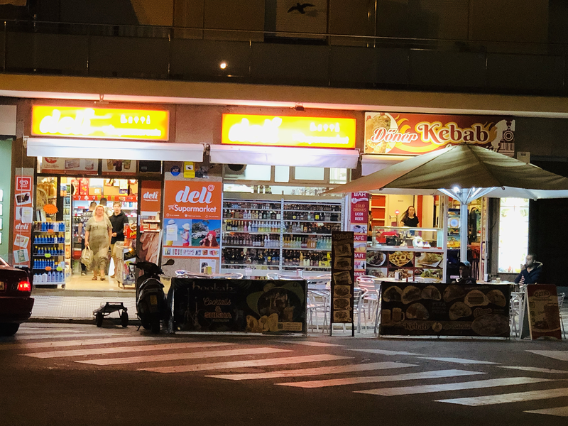 Deli Supermercat Pineda De Mar SUPERMERCADOS: MEDIANAS SUPERFICIES