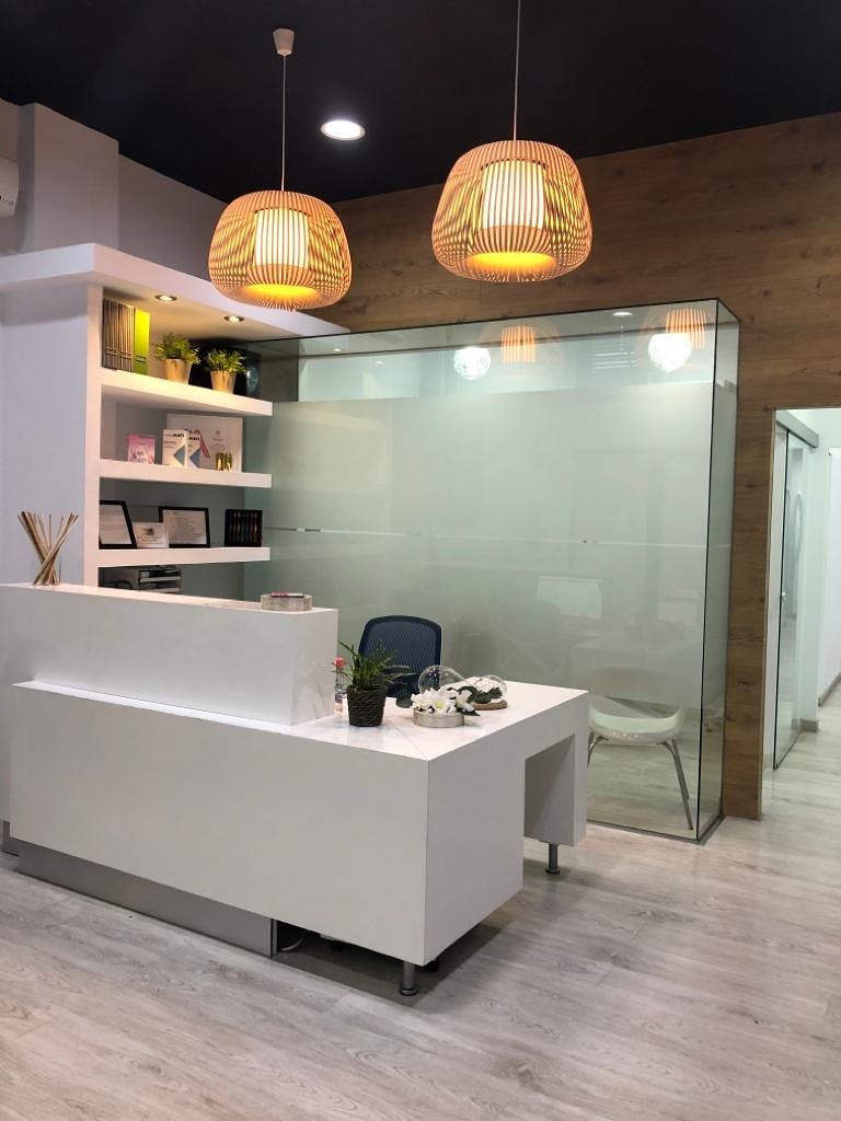 Cl&iacute;nica Dental Franchy Roca CLINICAS DENTALES