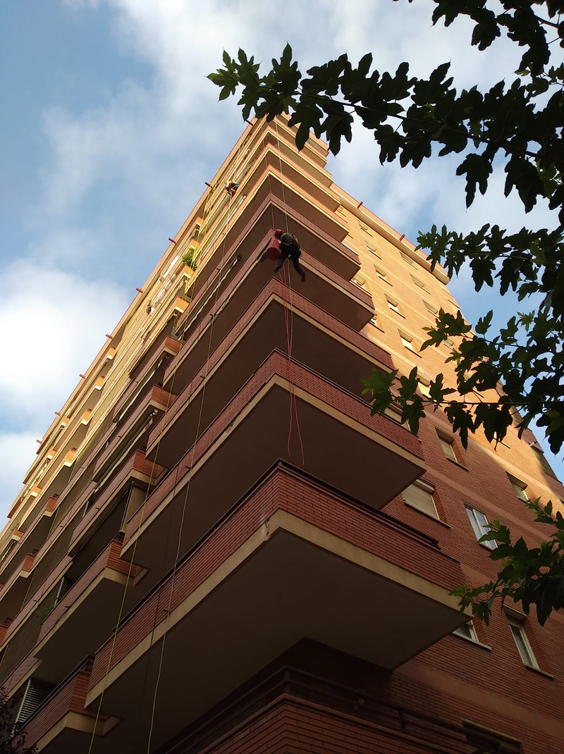 FACHADAS Y BAJANTES S.L 13