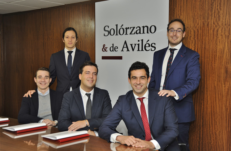 Solórzano & De Avilés Abogados ABOGADOS