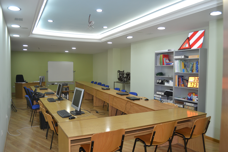 Autoescuelas Logo S.L. 5