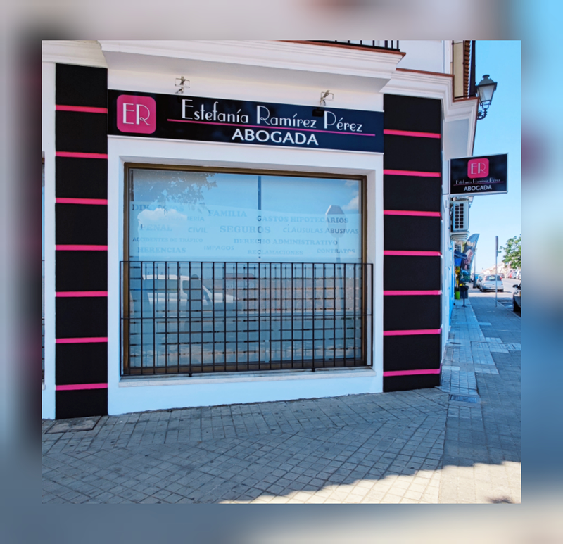 Abogada Estefan&iacute;a Ram&iacute;rez 3