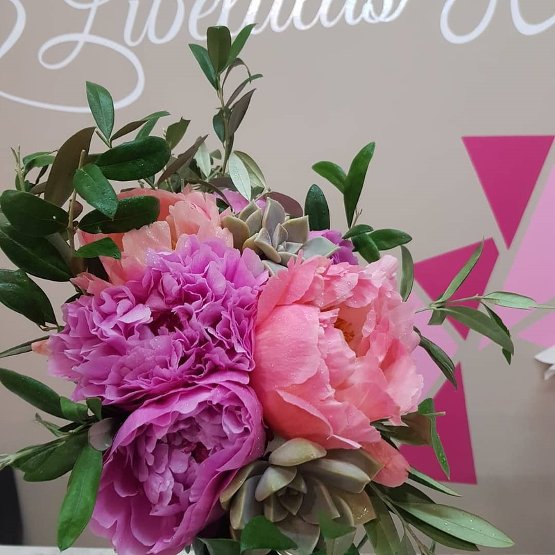 Las Lib&eacute;lulas Flower Shop 18
