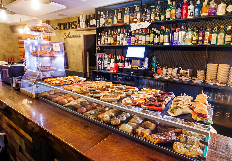 Bar Tres Columnas 4