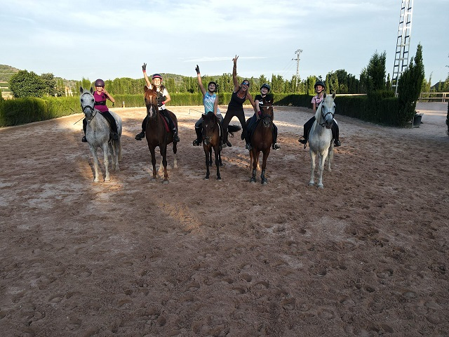 Centro Hipico Equilive CLUBES DE HIPICA