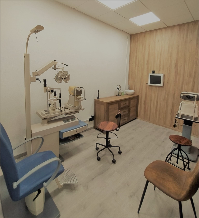 &Oacute;ptica Ausetana 4