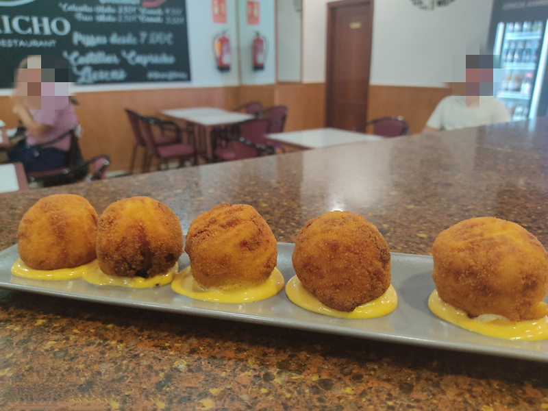 RESTAURANTE CAMBRILS- NOU CAPRICHO 15