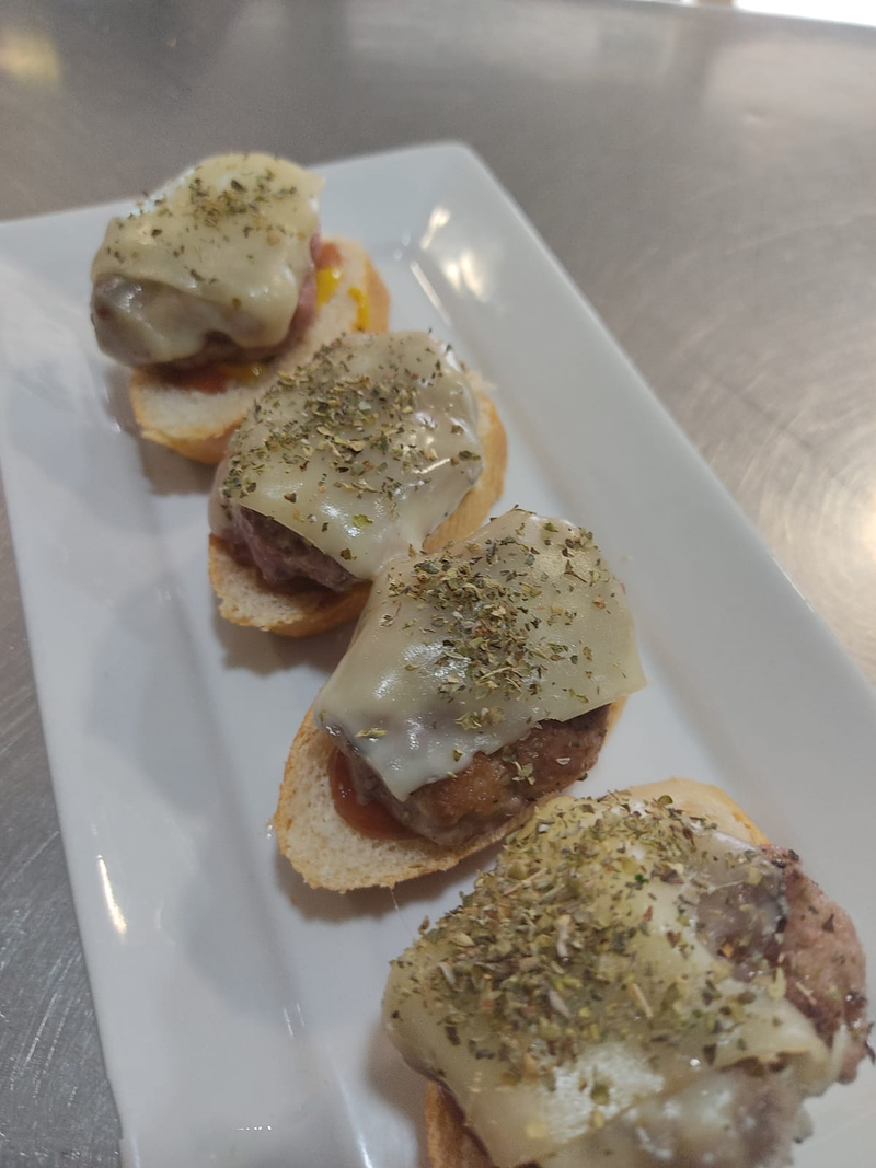 RESTAURANTE CAMBRILS- NOU CAPRICHO 37