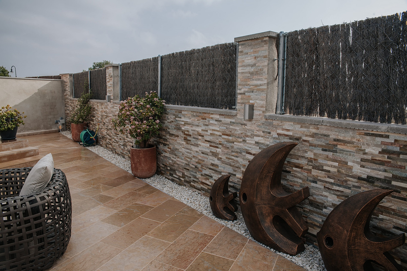 Cuarzo Piscinas y Exteriores 18