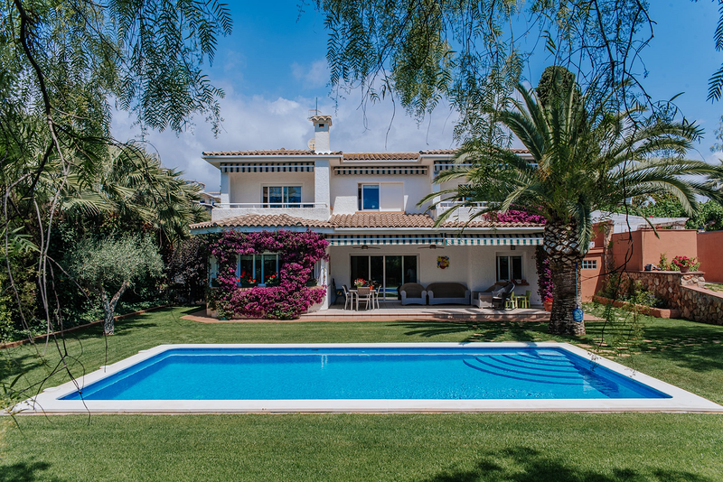 Cuarzo Piscinas y Exteriores 17