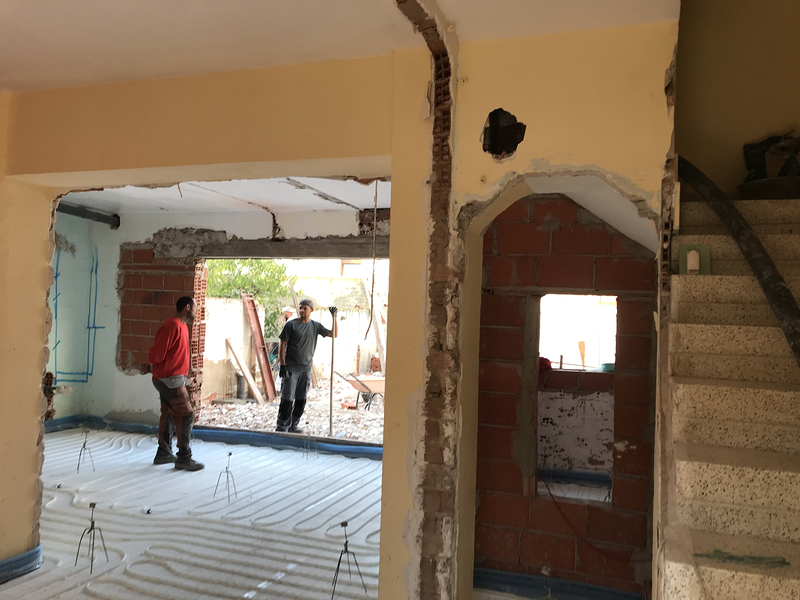 PJM Construcciones Y Reformas CB 8