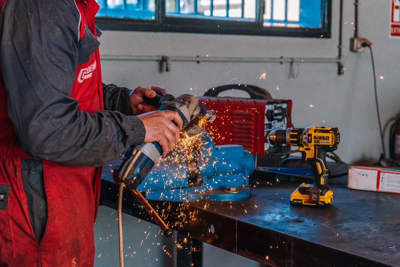 Grupo Impulso de Maquinaria SL 12