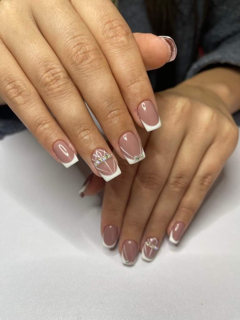 Bee Nails - Estudio de U&ntilde;as 5