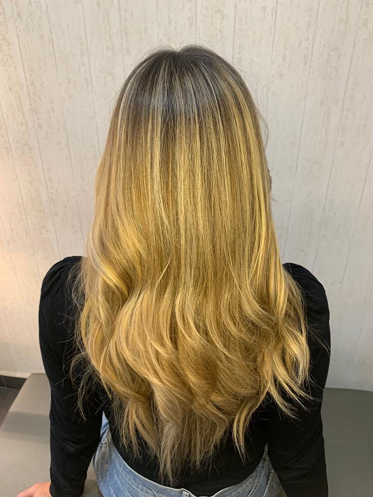 Estela Téllez Perruquers 16