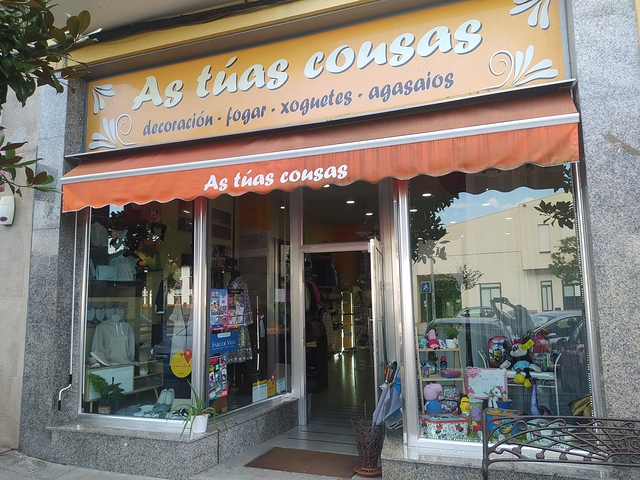 As Tuas Cousas C.B. TIENDAS DE ROPA DE SEÑORA Y CABALLERO