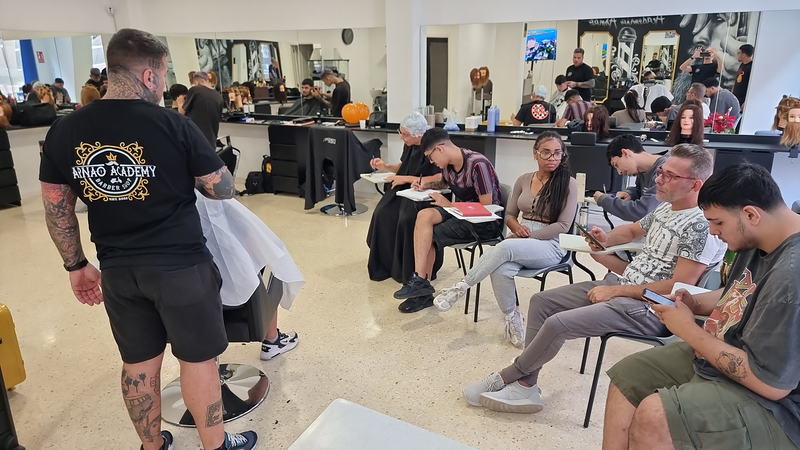 Academia De Barberia Arnao ACADEMIAS DE PELUQUERIA Y ESTETICA