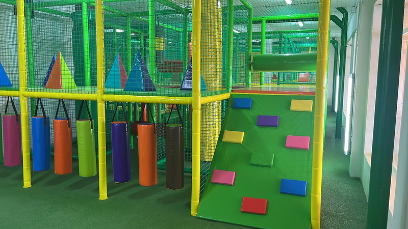 Parque de Bolas La Selva Infantil JUEGOS INFANTILES: CENTROS
