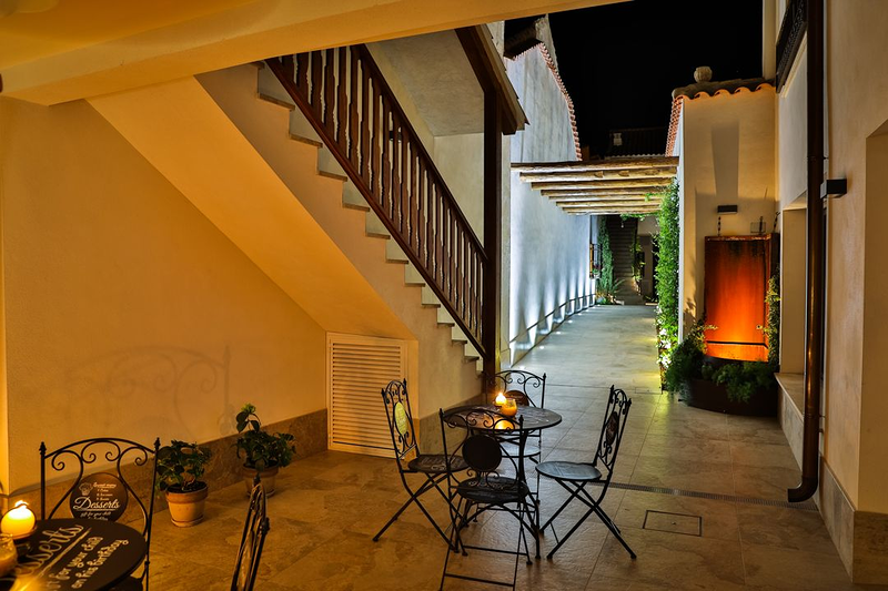 El Patio de los Jazmines 14