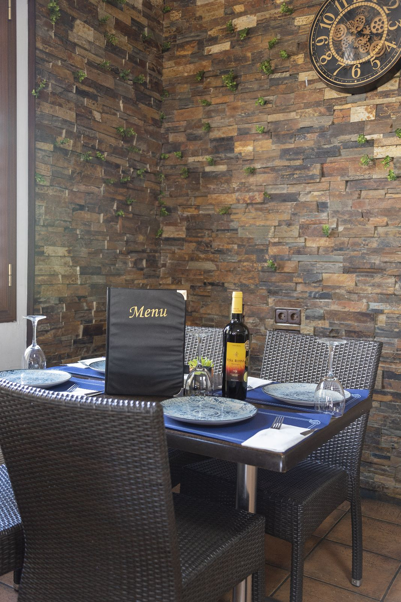 Beluche Café-Bar BARES Y CAFETERIAS: INSTALACIONES