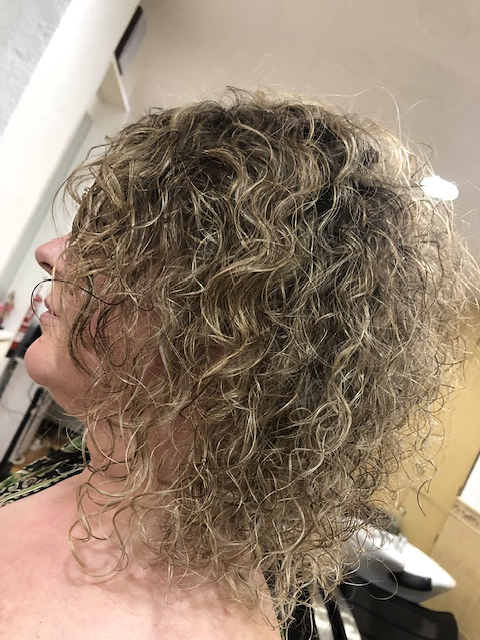 Qoin Style Peluqueria 13