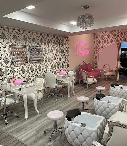 Nails Bar Manhattan BIENESTAR Y BELLEZA: CENTROS