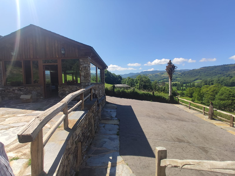 Casas Eladio-Doncos O Corgo