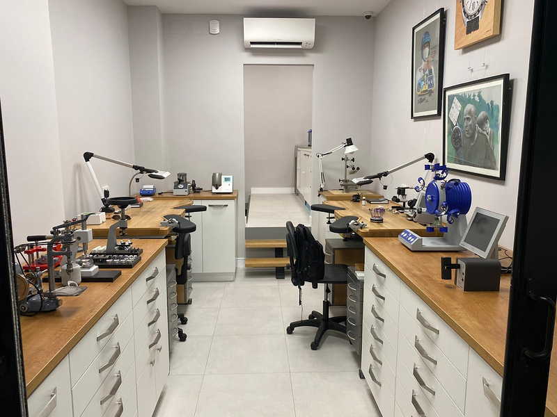 Watchmakers Taller de Relojer&iacute;a RELOJERIA: TALLERES
