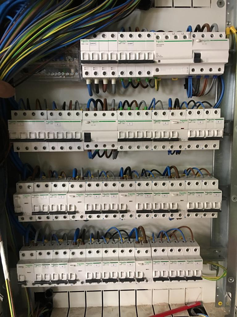 Montajes Eléctricos Solcrisur Málaga