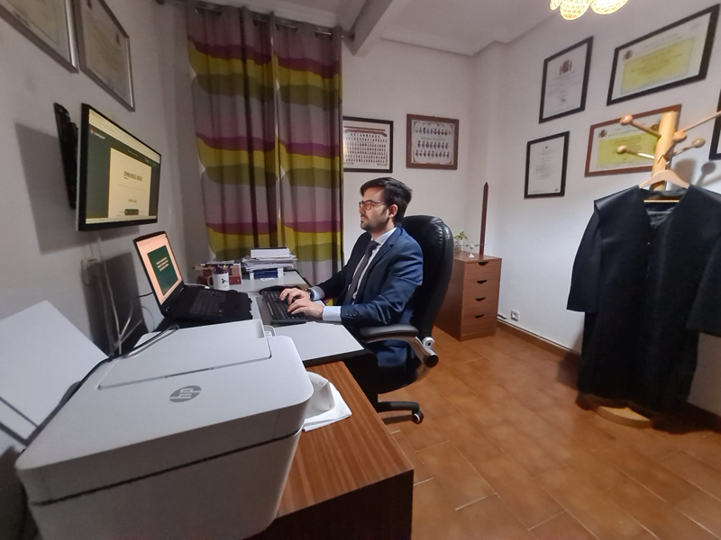 Abogado - Enmanuel Oliva 2