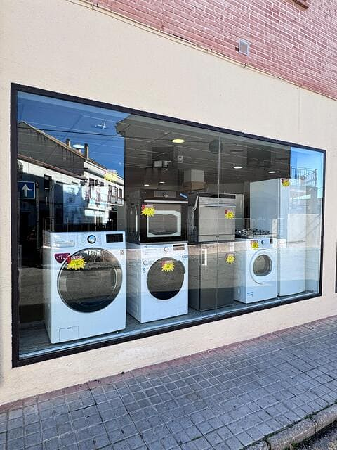 Grand Lev&oacute;n Electrodom&eacute;sticos SL 6