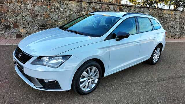 Taxi L&oacute;pez TAXIS: SERVICIOS Y PARADAS