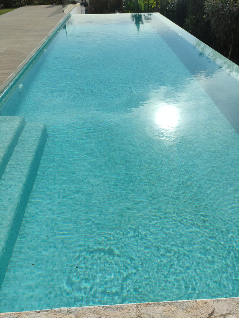 Chic Garden Construction 8