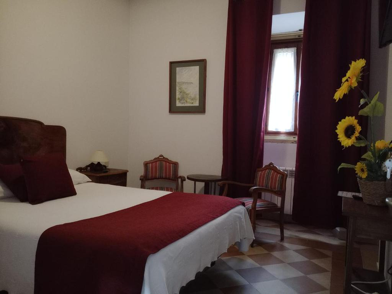 Hostal Puerta Medina HOSTALES