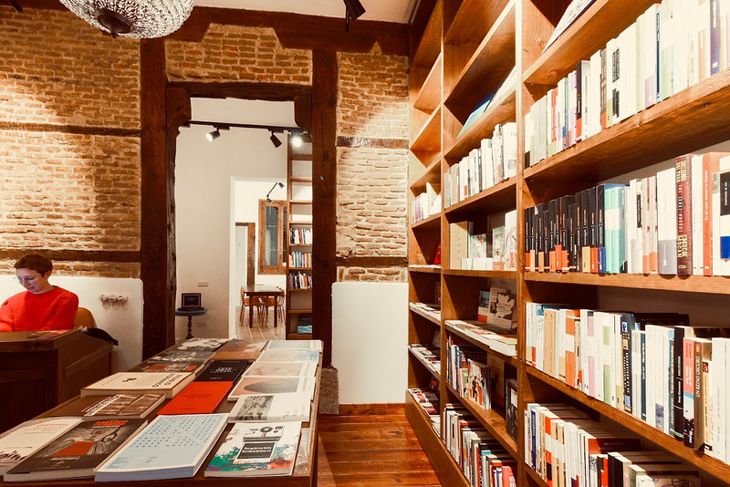 La Hora Azul Librer&iacute;a 16