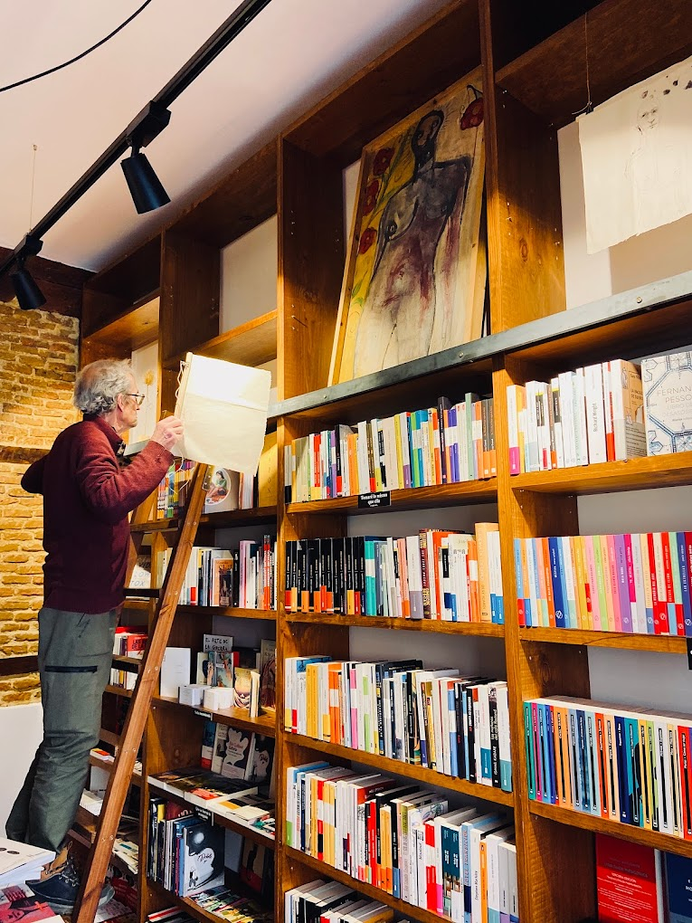 La Hora Azul Librer&iacute;a 12